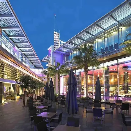 Breathtaking View & Seafront * Modern * At The Beach * Center City דירה