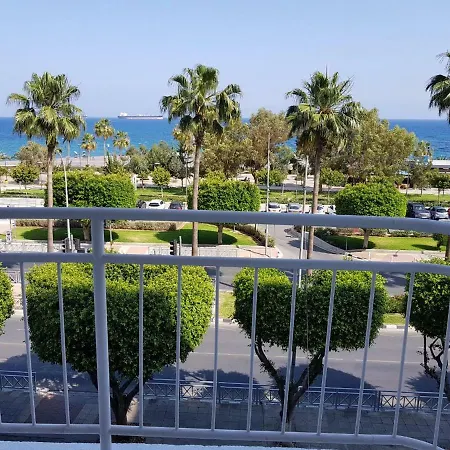 Breathtaking View & Seafront * Modern * At The Beach * Center City Apartament *