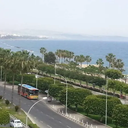 Breathtaking View & Seafront * Modern * At The Beach * Center City Apartament *