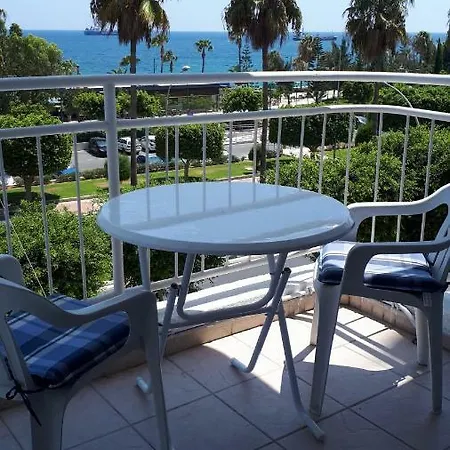 Breathtaking View & Seafront * Modern * At The Beach * Center City Apartament